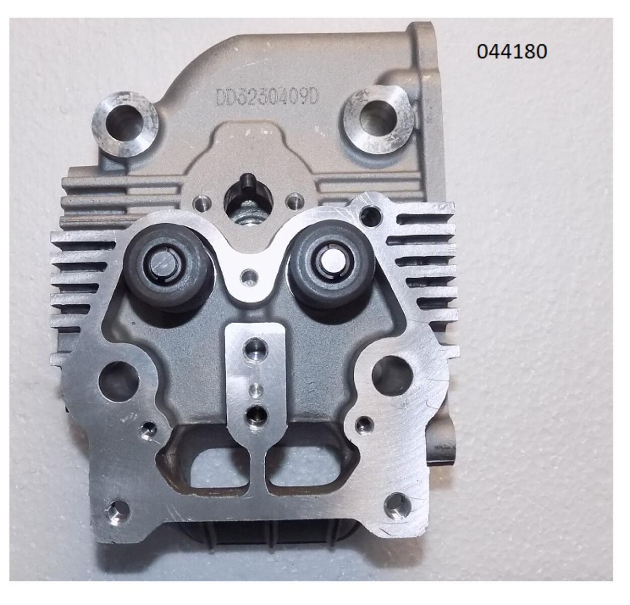 Головка блока цилиндра SDG 9000(..),LT1100FE (в сборе - клапаны,пружины) Lt / Cylinder head assy (1.02.02.01.0010) Головка блока цилиндра SDG 9000(..),LT1100FE (в сборе - клапаны,пружины) Lt / Cylinder head assy (1.02.02.01.0010)