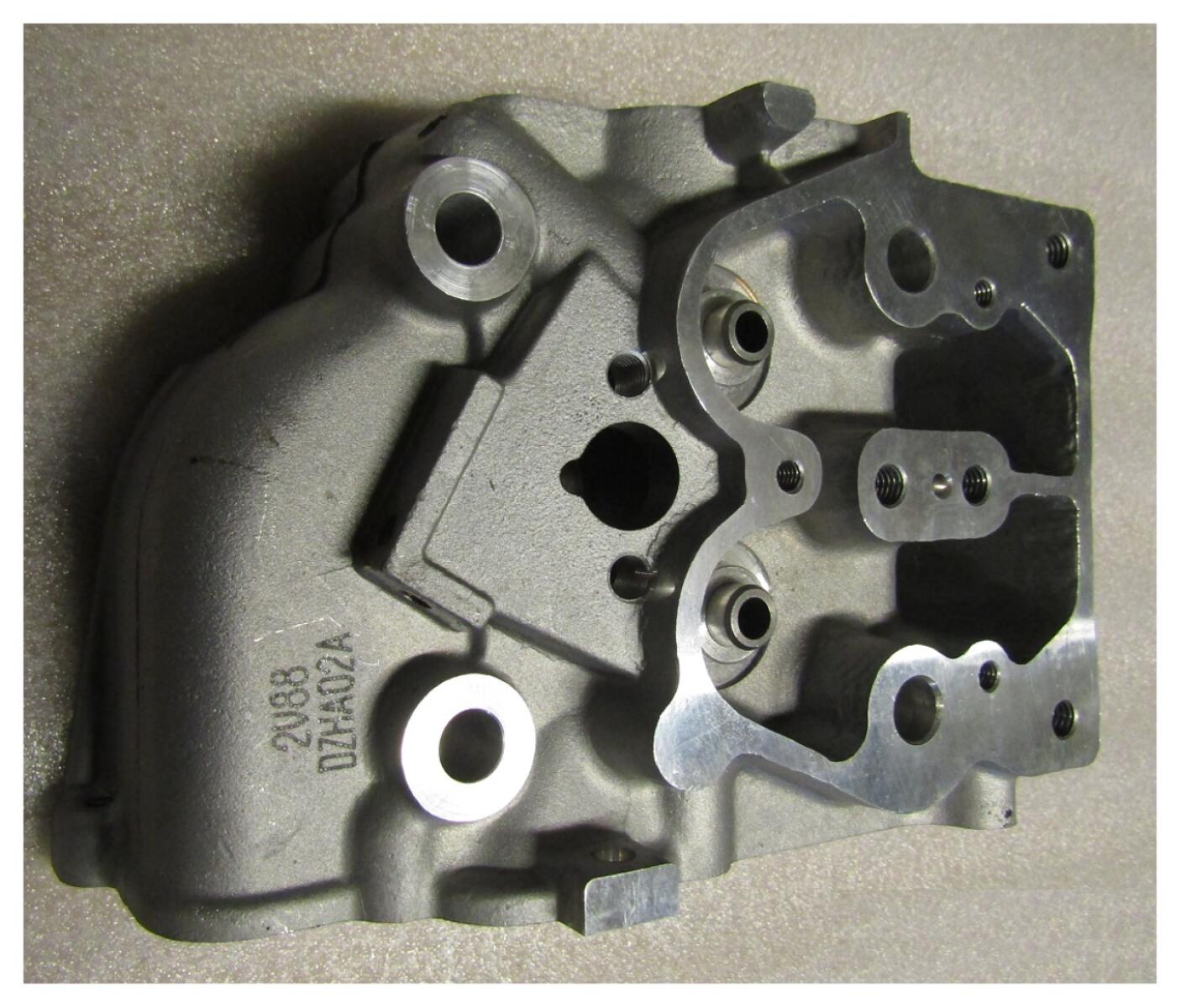 Головка блока цилиндров SDG 10000(..),R2V840X (Правая) / Cylinder head (Right) (R2V840-02100 (R)) Головка блока цилиндров SDG 10000(..),R2V840X (Правая) / Cylinder head (Right) (R2V840-02100 (R))