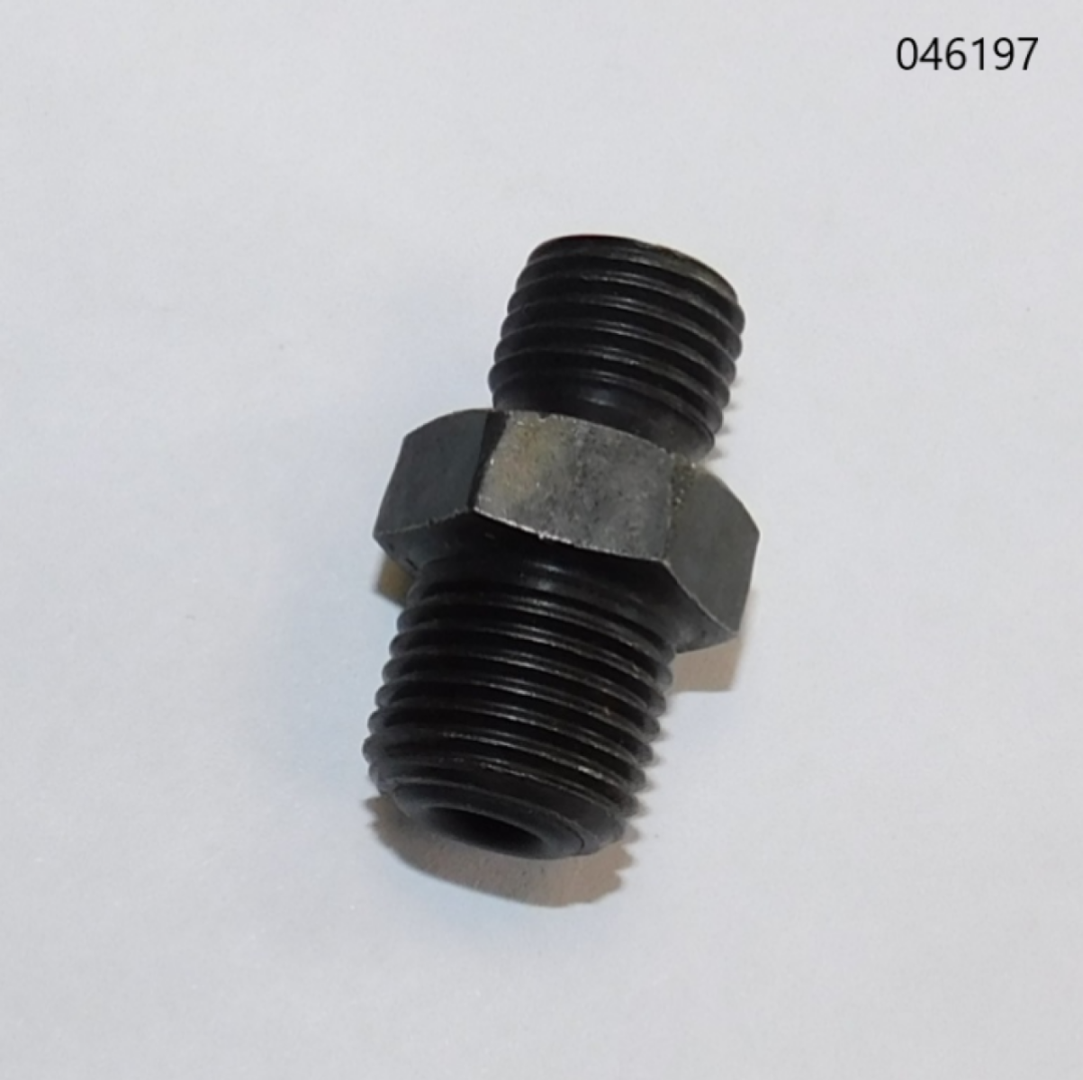 Штуцер цилиндра виброузла TSS-CP-220/Connector, high pressure oil pipe, CNP330Y-1-C37 (3110101001)