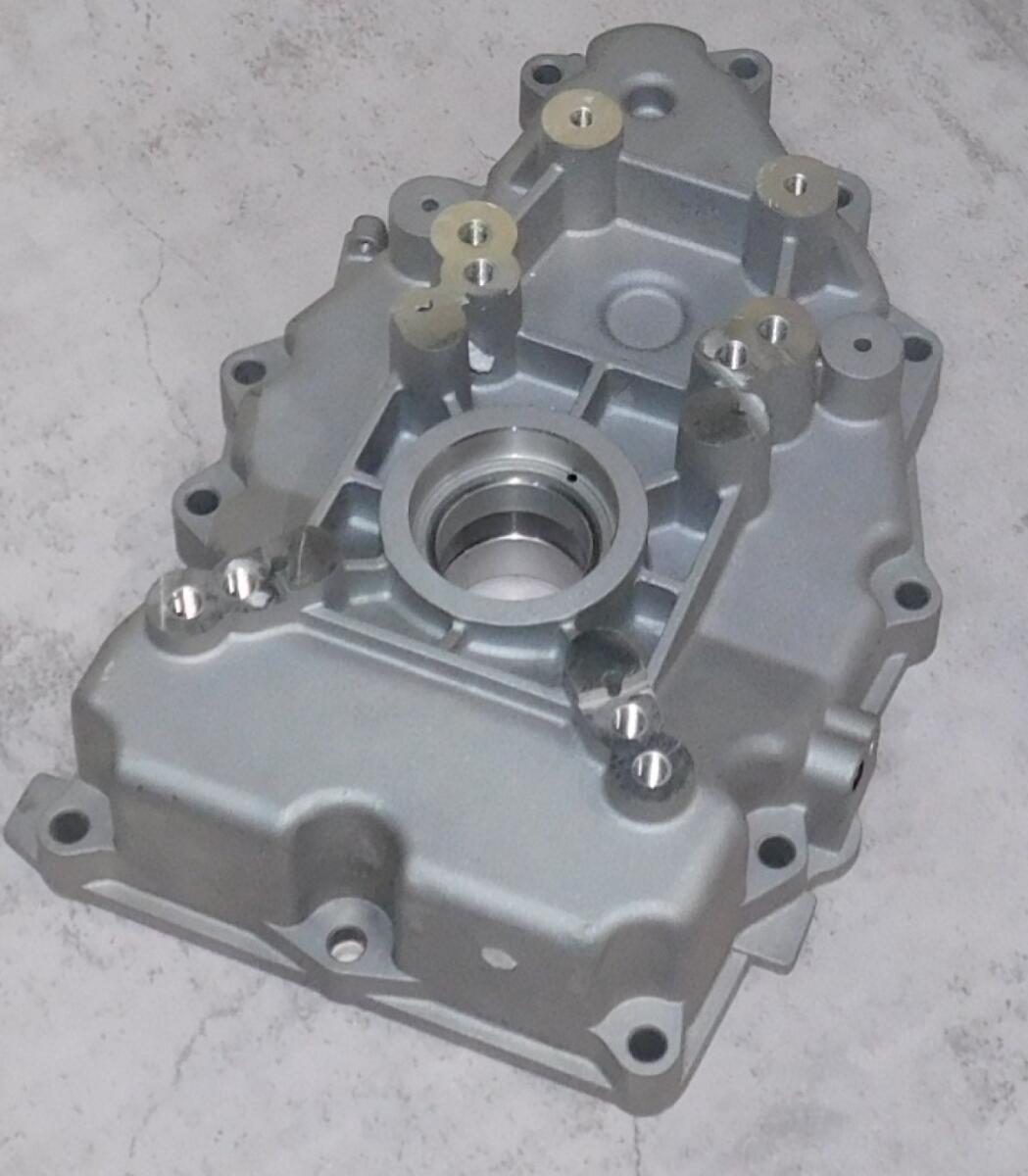 Крышка блока цилиндров SGG 17000(..)-18000(..),2V90F Lf / Crankcase cover 2V90F (11210-A2910-0002) Крышка блока цилиндров SGG 17000(..)-18000(..),2V90F Lf / Crankcase cover 2V90F (11210-A2910-0002)