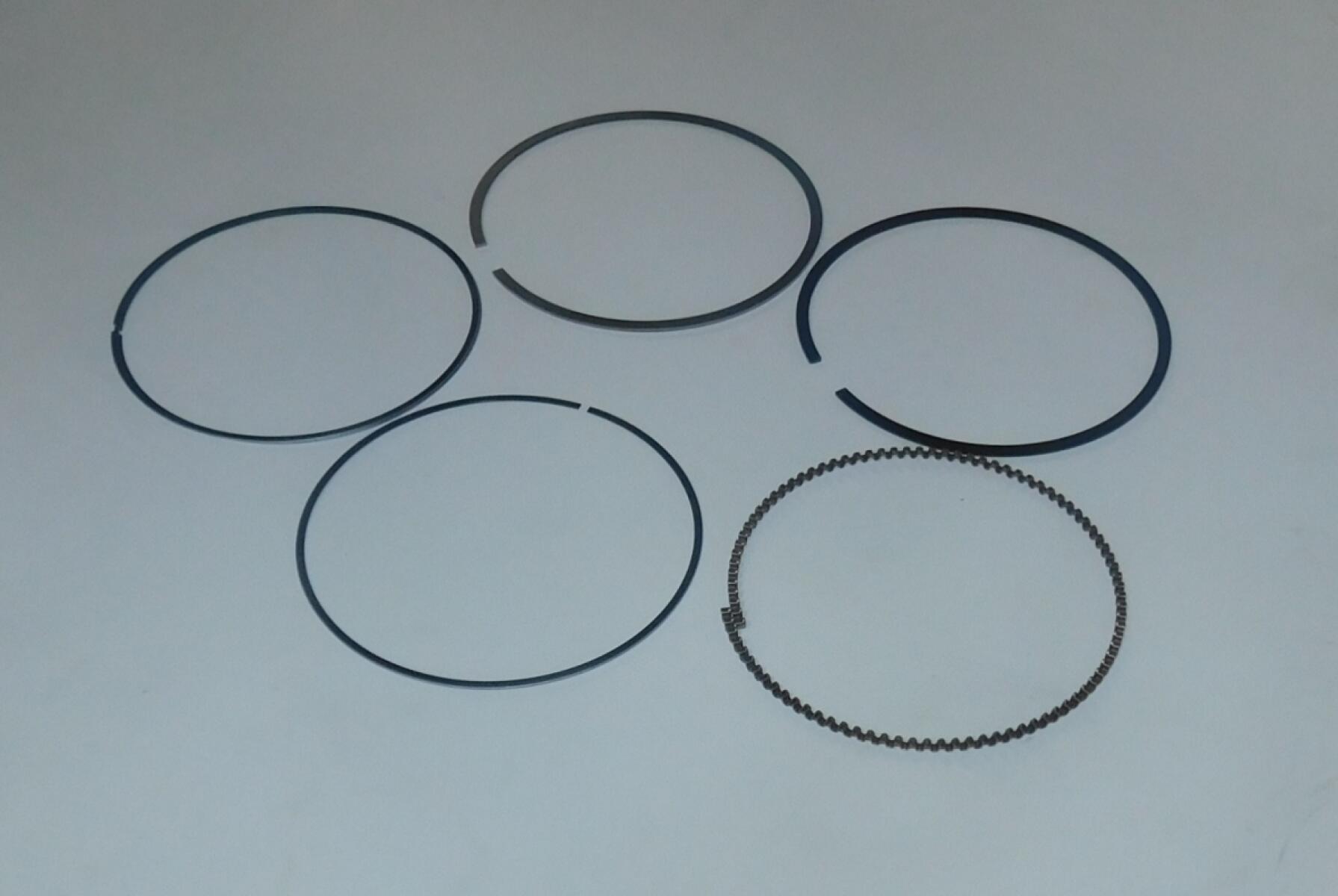 Кольца поршневые SGG 7000(..)-7500(..),KP460E (к-т из 5 шт.) / Piston rings, kit (13400) Кольца поршневые SGG 7000(..)-7500(..),KP460E (к-т из 5 шт.) / Piston rings, kit (13400)