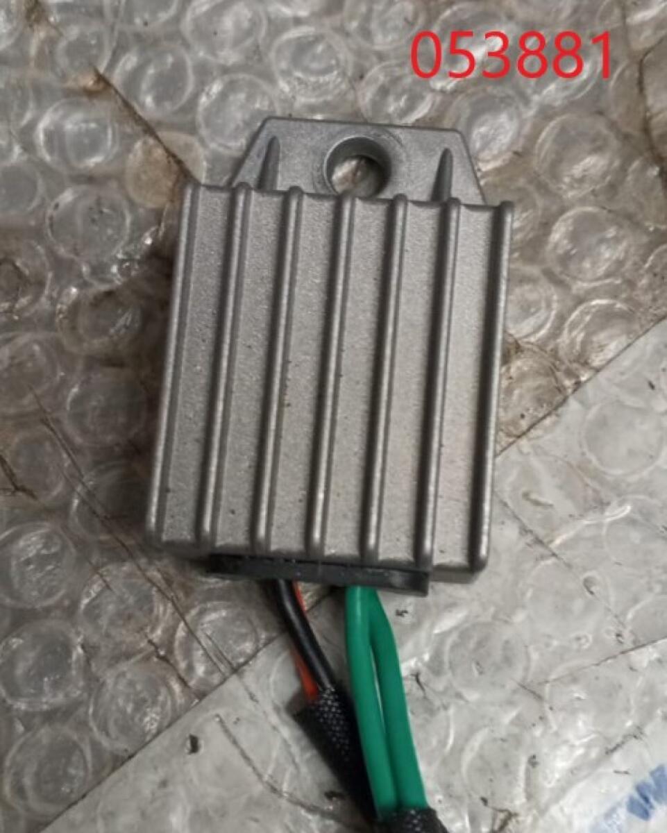 Реле постоянного тока 12V SGG 1800Si-7000Ei KM / Charging voltage regulator relay 12V (04.06.35678-200001-00) Реле постоянного тока 12V SGG 1800Si-7000Ei KM / Charging voltage regulator relay 12V (04.06.35678-200001-00)