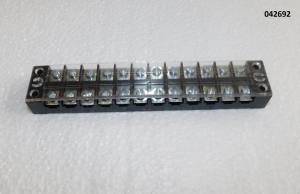 Колодка клемная TSS GW 42A/TERMINAL STRIP №2-4 (50030422) Колодка клемная TSS GW 42A/TERMINAL STRIP №2-4 (50030422)