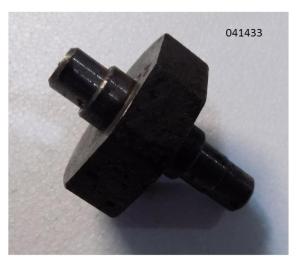 Вал балансирный TSS-VTH, VTZ-1,2/COUNTER WEIGHT and SHAFT ASSY (№32, SF-032) Вал балансирный TSS-VTH, VTZ-1,2/COUNTER WEIGHT and SHAFT ASSY (№32, SF-032)