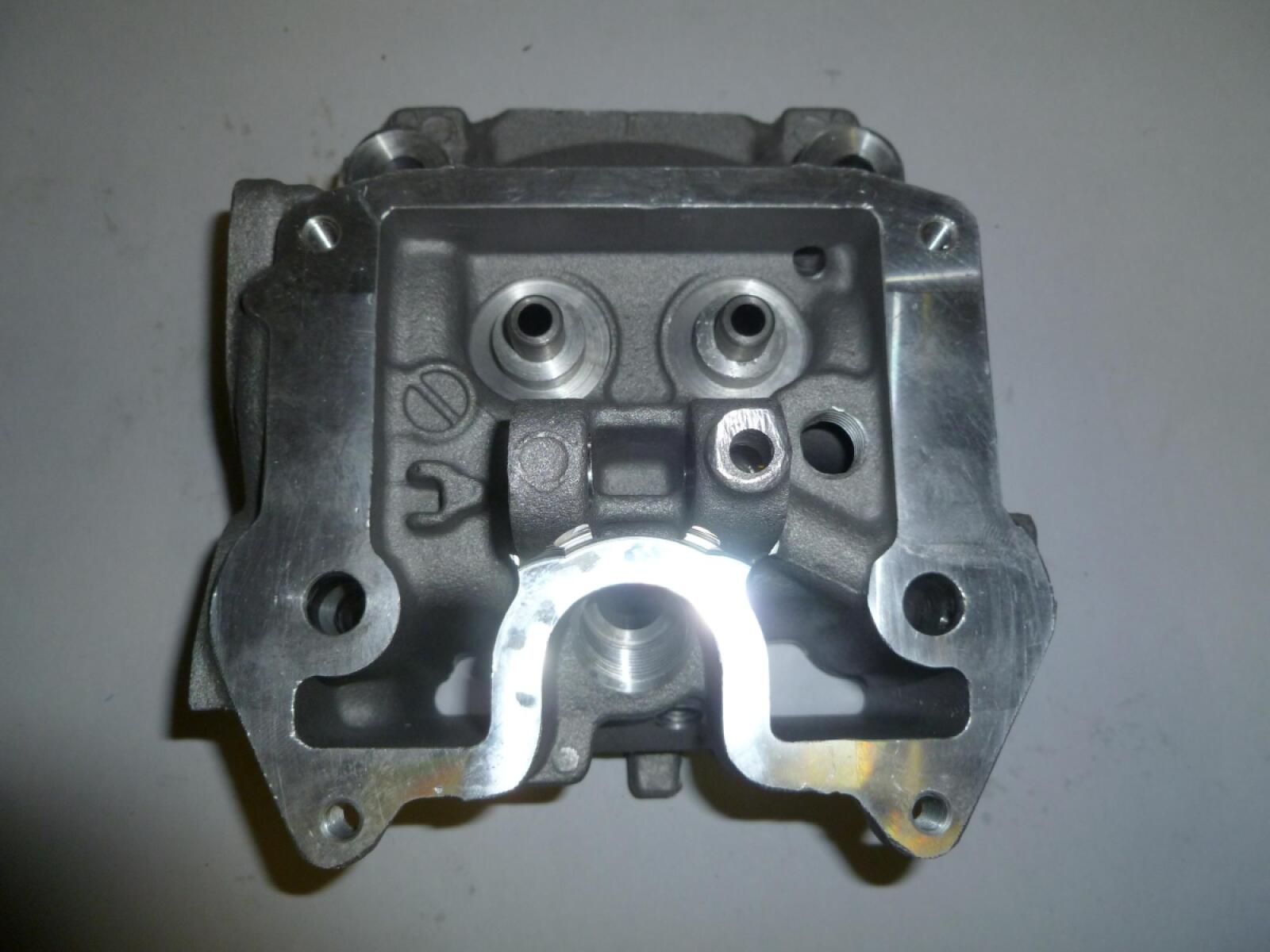 Головка блока цилиндров KM2V80/Cylinder head(right) Головка блока цилиндров KM2V80/Cylinder head(right)