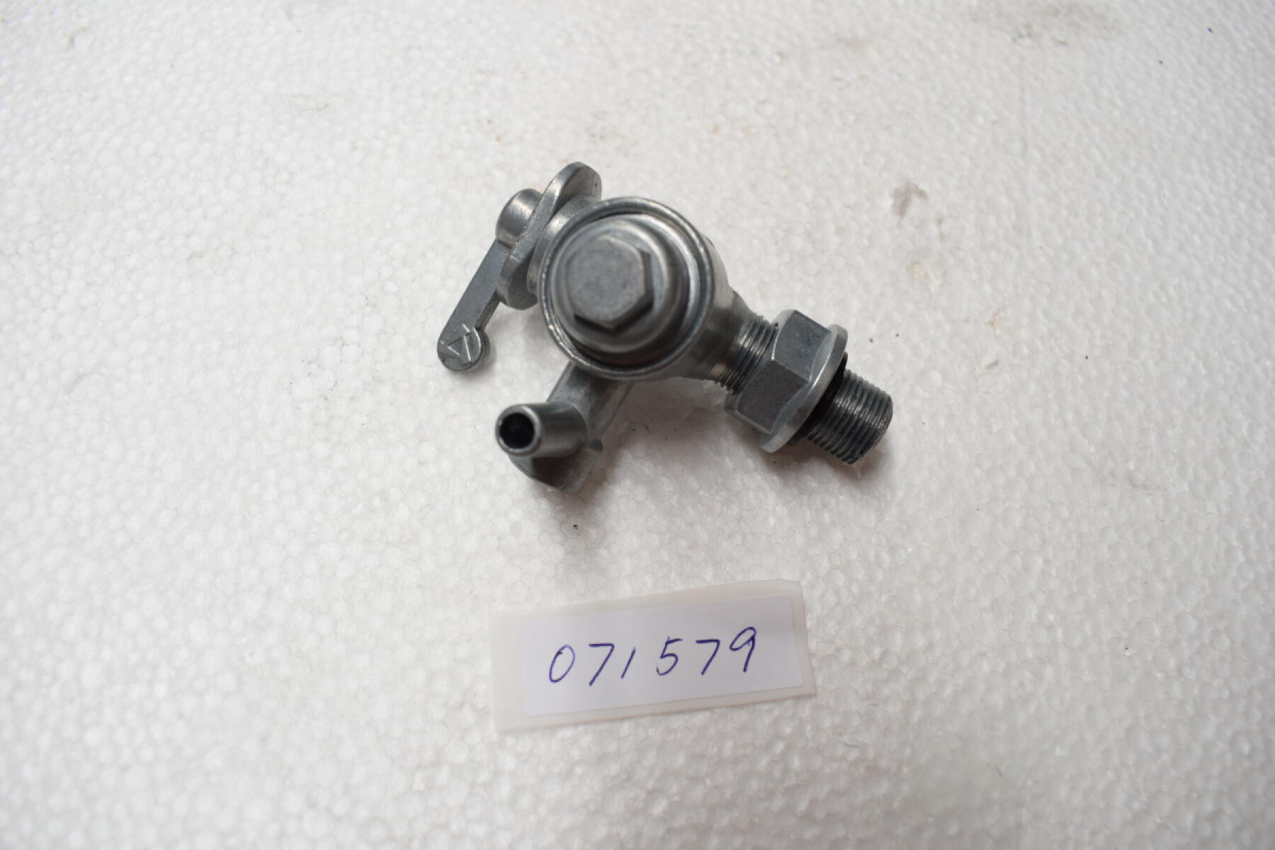 Кран топливного бака EY20/Fuel tank strainer Кран топливного бака EY20/Fuel tank strainer