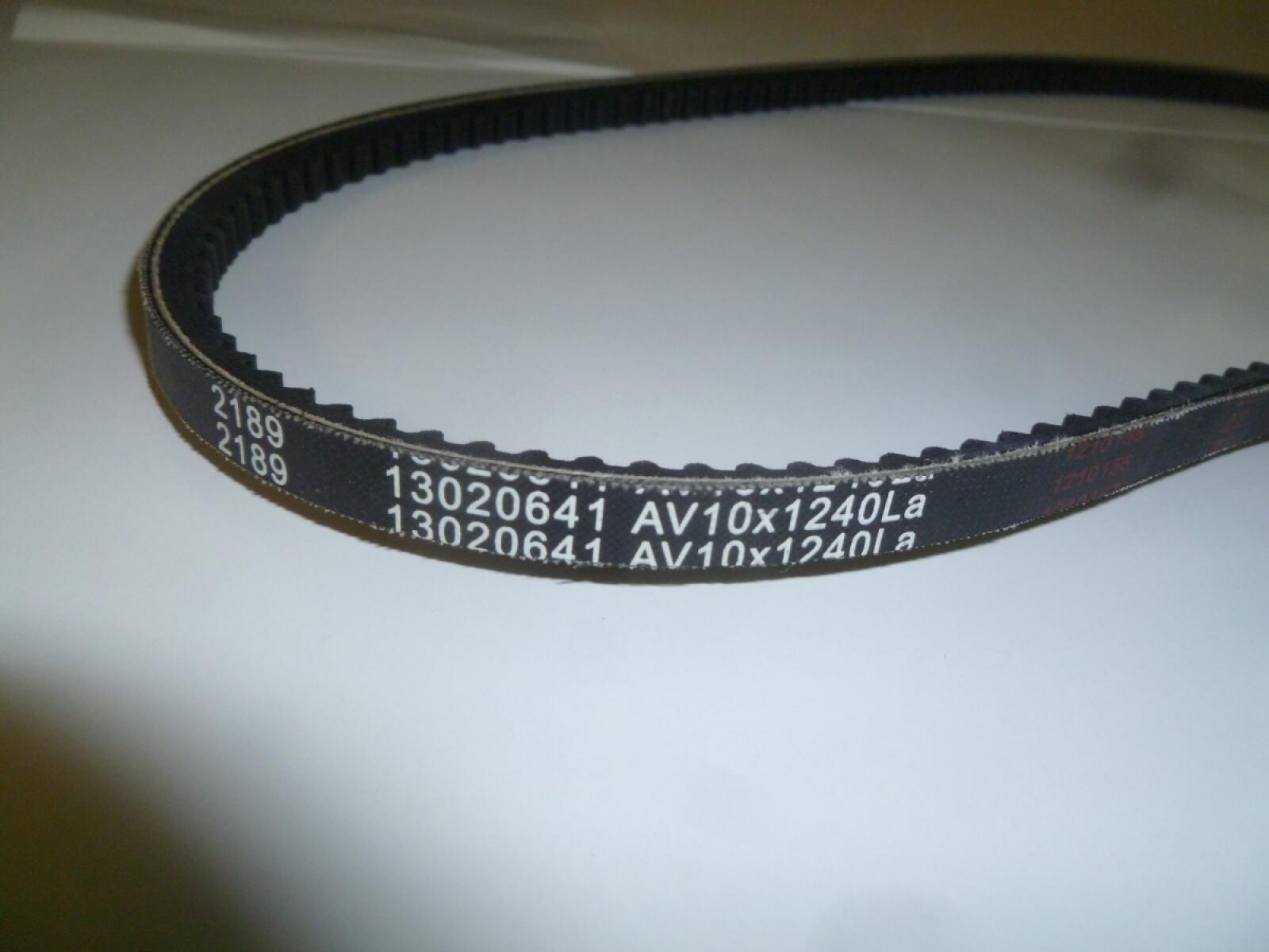 Ремень приводной генератора TBD 226B-3D/V-Belt (AV10x1240La,1302 0641) Ремень приводной генератора TBD 226B-3D/V-Belt (AV10x1240La,1302 0641)