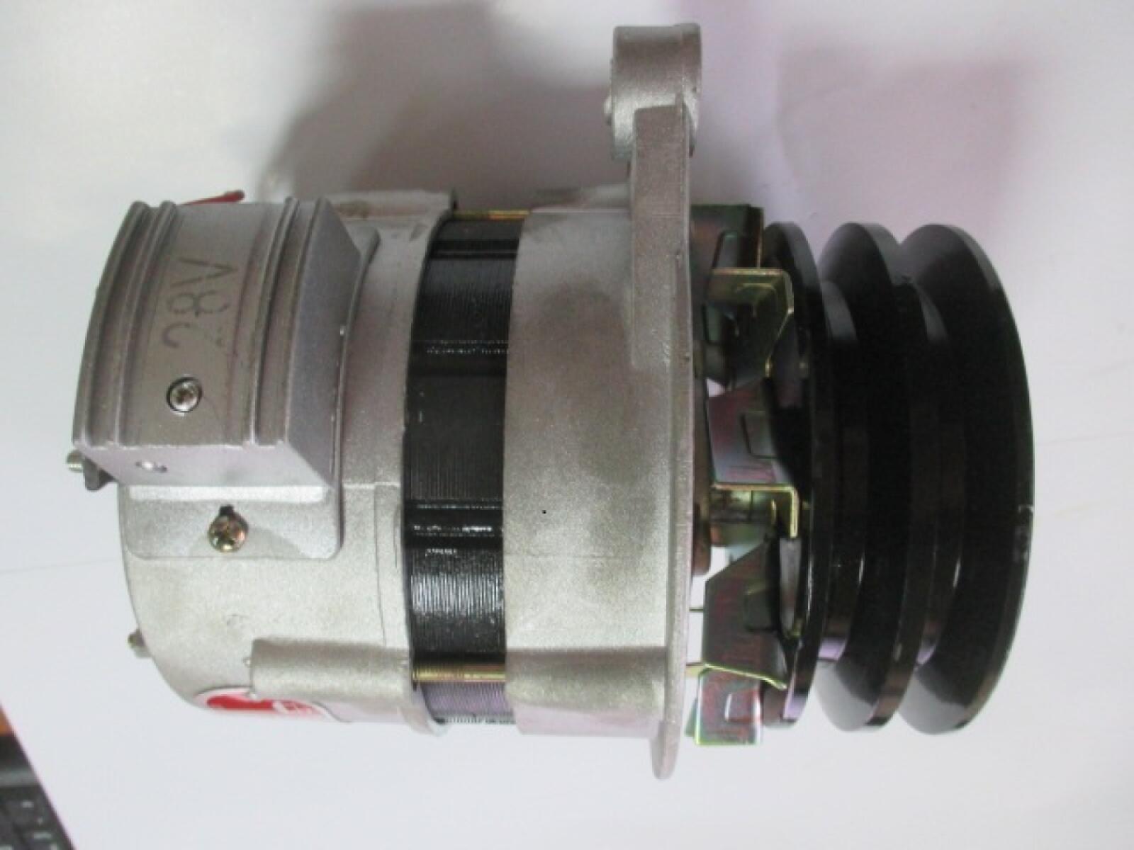 Генератор зарядный Ricardo R6105AZLDS1; TDK 110 6LT (с реле зарядки) (D=114,2A) /Battery charging ge Генератор зарядный Ricardo R6105AZLDS1; TDK 110 6LT (с реле зарядки) (D=114,2A) /Battery charging ge