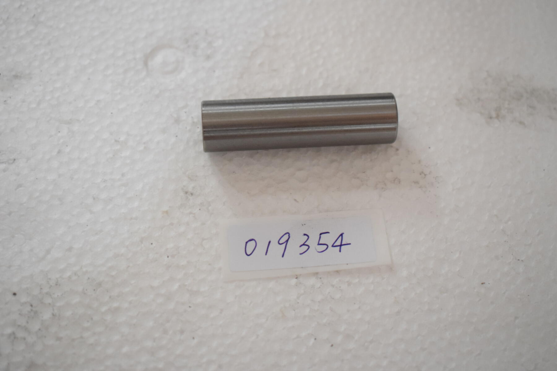 Палец поршневой EY20 (D=14х52) /PISTON PIN Палец поршневой EY20 (D=14х52) /PISTON PIN