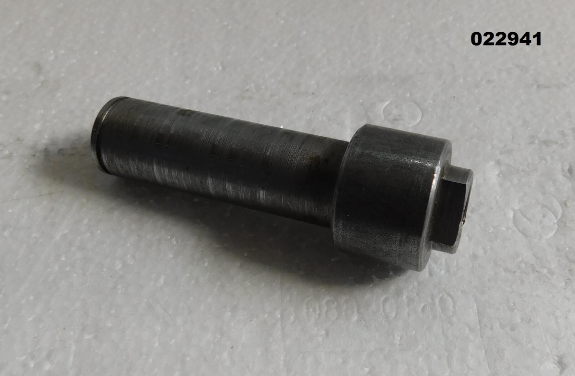 Вал натяжителя ремня TSS-WP330YH /Shaft, tensioner pulley Вал натяжителя ремня TSS-WP330YH /Shaft, tensioner pulley